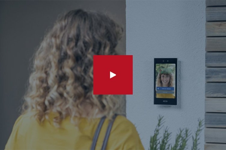 Video-Türstation mit Gesichtserkennung