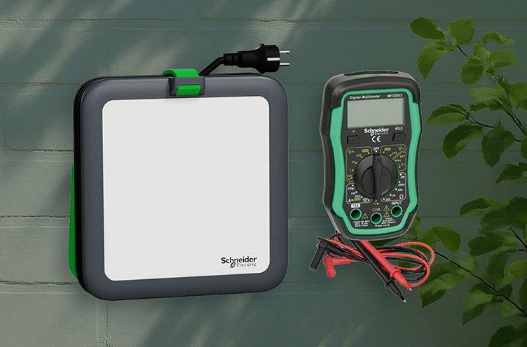 LED-Arbeitsleuchten und Messgeräte