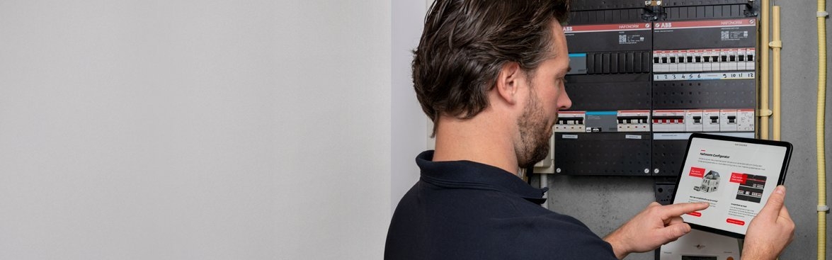 Installateur maakt gebruik van de ABB Hafonorm groepenkast configurator