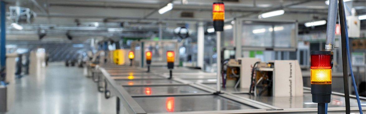 Harmony XVB7 signaalzuilen in een industriële omgeving