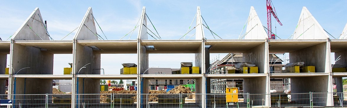 Revolutie in Woningbouw met RST-technologie Isolectra. Afbeelding van woning in aanbouw.