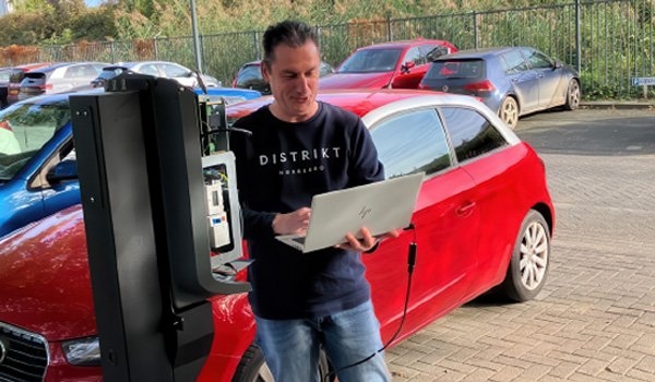 Met een complete service en persoonlijke benadering zorgt Laadnet ervoor dat zowel installateurs als eindgebruikers volledig worden ontzorgd.