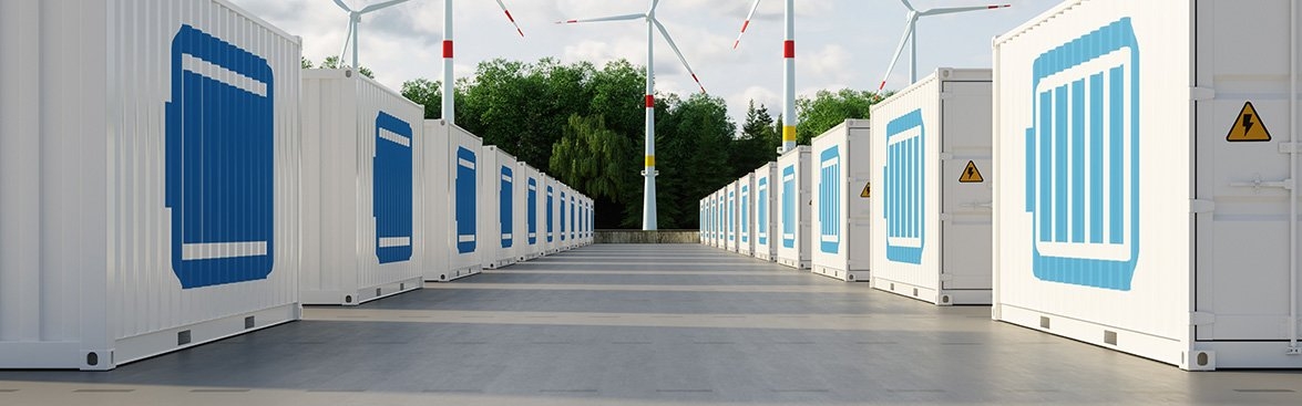 Een rij met energieopslagsystemen