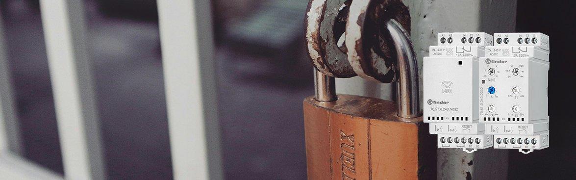 Een AC/DC stroombewakingsrelais van Finder afgebeeld