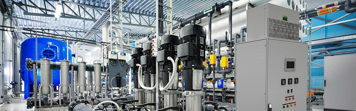 PanelSet behuizingen van Schneider Electric in een industriële omgeving