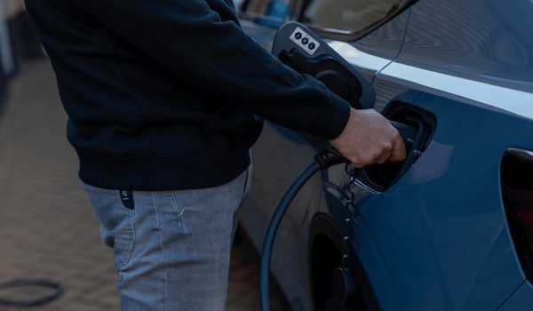 Auto laden aan huis