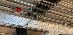 Kabels op plafond