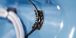 Hellermann Tyton FlexTack plakzadels met kabels