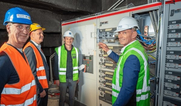Het Kooi Stadion is het eerste voetbalstadion in ons land met B2ca-bekabeling van Draka.