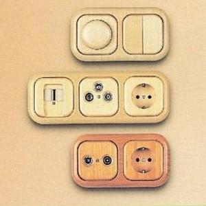 Abdeckung für Schalter, Taster, Dimmer, Jalousie - Zentralplatte Holz für Steckdose Fichte gebürstet soft - 1120EUCFG