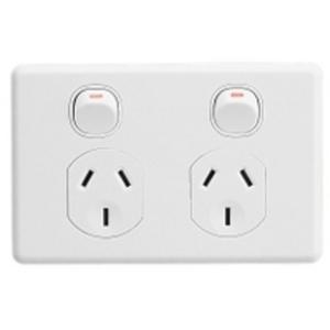 TWN SWITCHED SOCKET C2000 SERIES CLASSIC 10A 250V