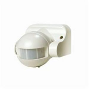 Sensor light with override outlet