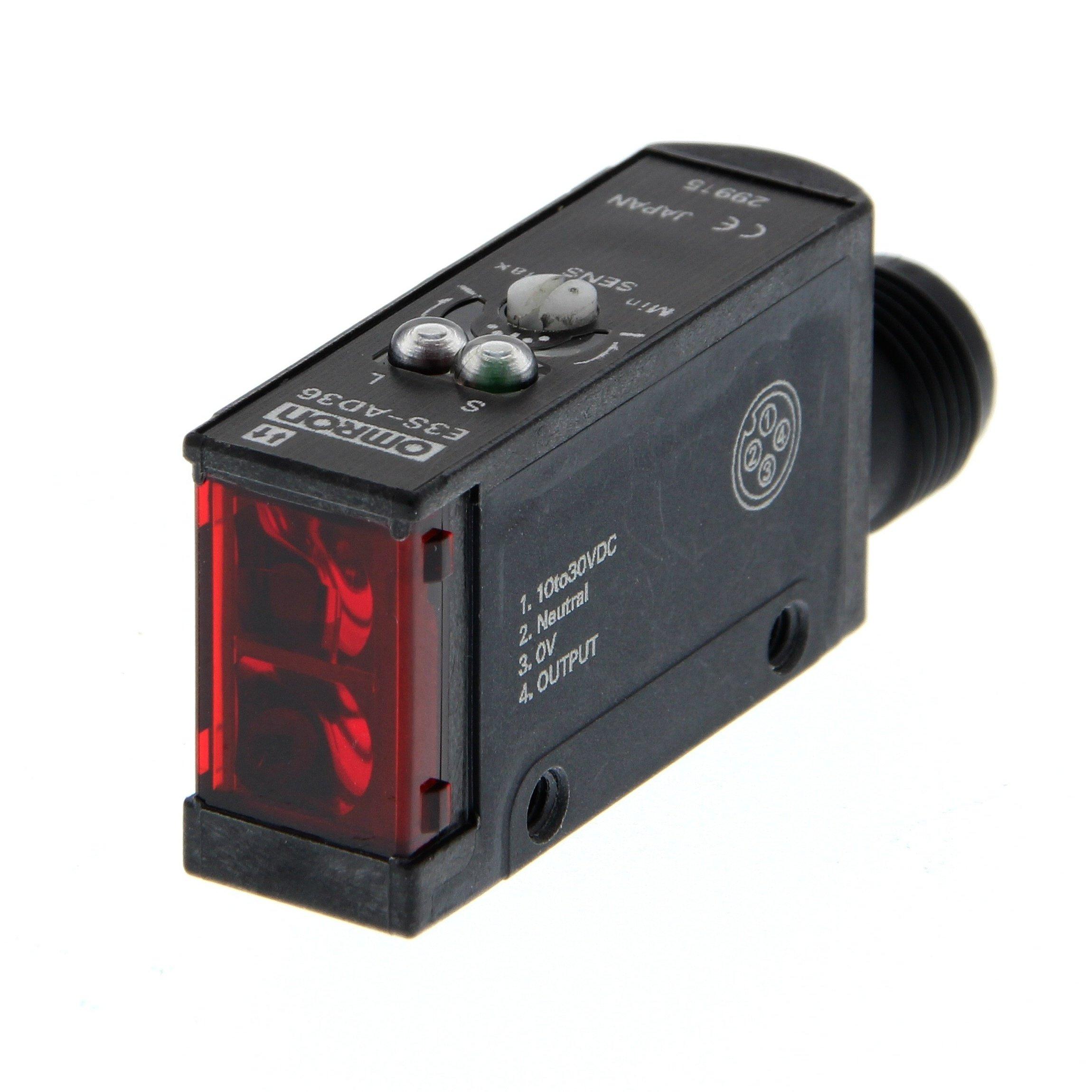 E3S-AD36, Fotoschalter, Reflexionslichttaster, Tastweite 200mm, PBT-Gehäuse, quader, axial, rot 700nm, 0,5ms, 10 to 30VDC, PNP, LON/DON, Stecker M12 4polig am G