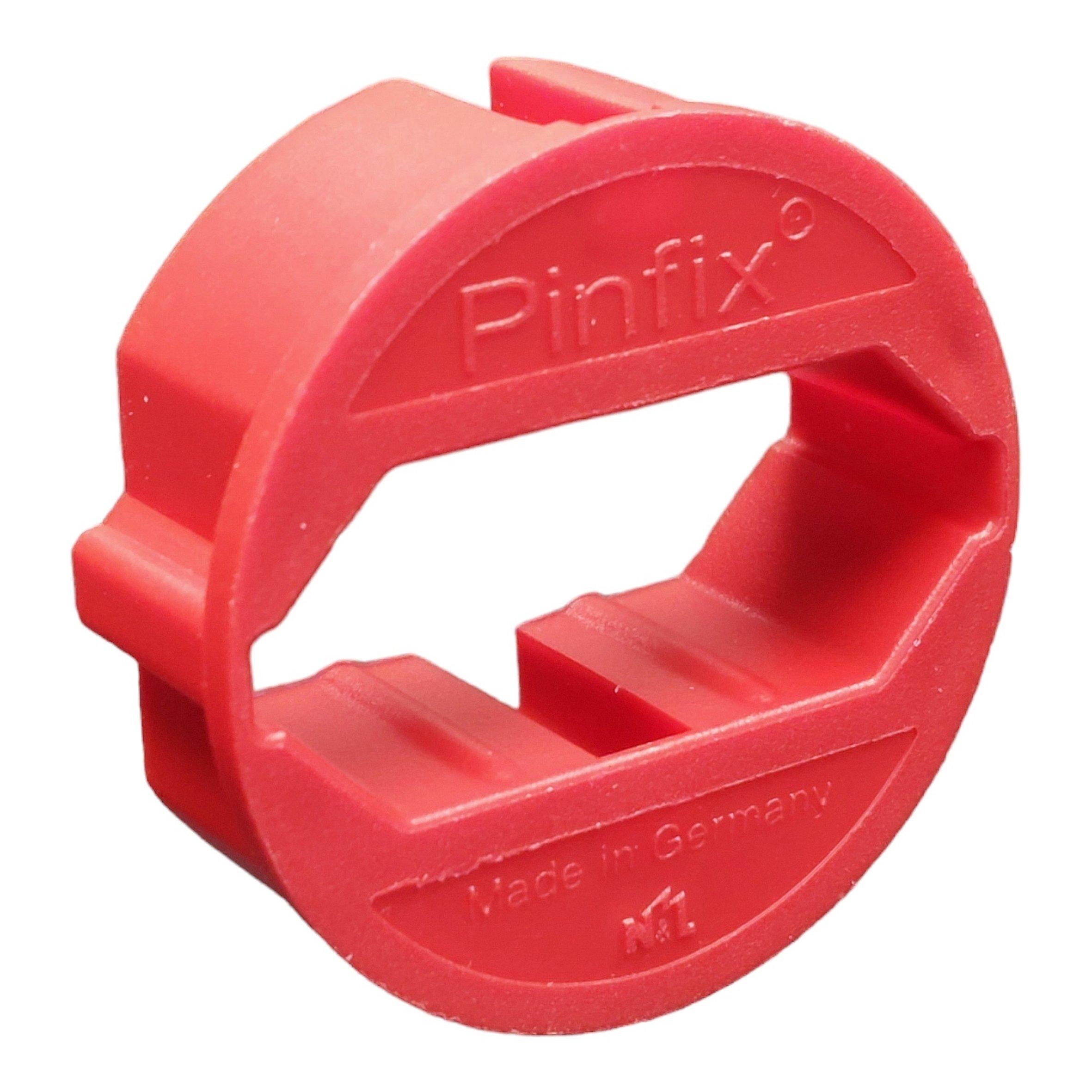 NSKADAEURO.01, Adapter Schutzkontakt-Stecker (F) auf Eurosetcker, rot