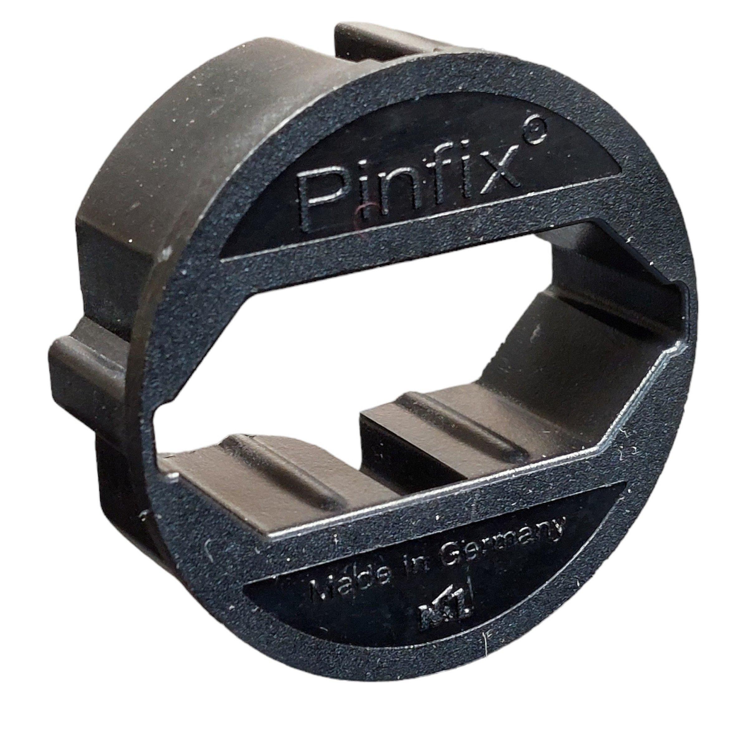 NSKADAEUSW.01, Adapter Schutzkontakt-Stecker (F) auf Eurosetcker, schwarz
