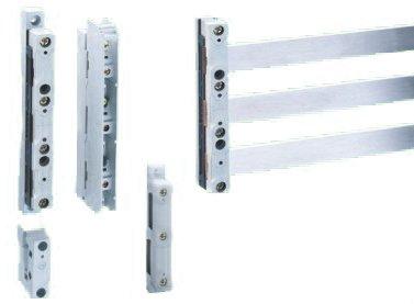 01495, Universal-Sammelschienenträger 3-polig, mit innenliegenden Anschraublöchern