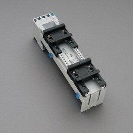 32477, Sammelschienengeräteträger 2 verschiebbare Tragschienen 45 x 200, ohne elektrische Kontaktierung