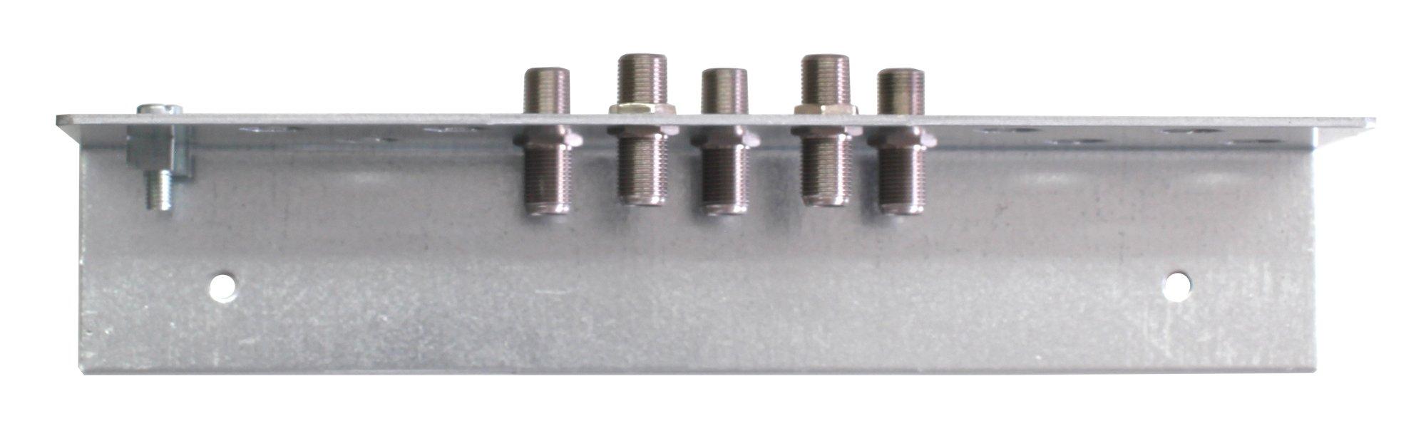 ESF 05, Erdungswinkel, zum Anschluss von einer Erdungsleitung und 5 Koaxialkabeln, bestückt mit 5 x FBB 07 prof F-Buchse / F-Buchse Adapter