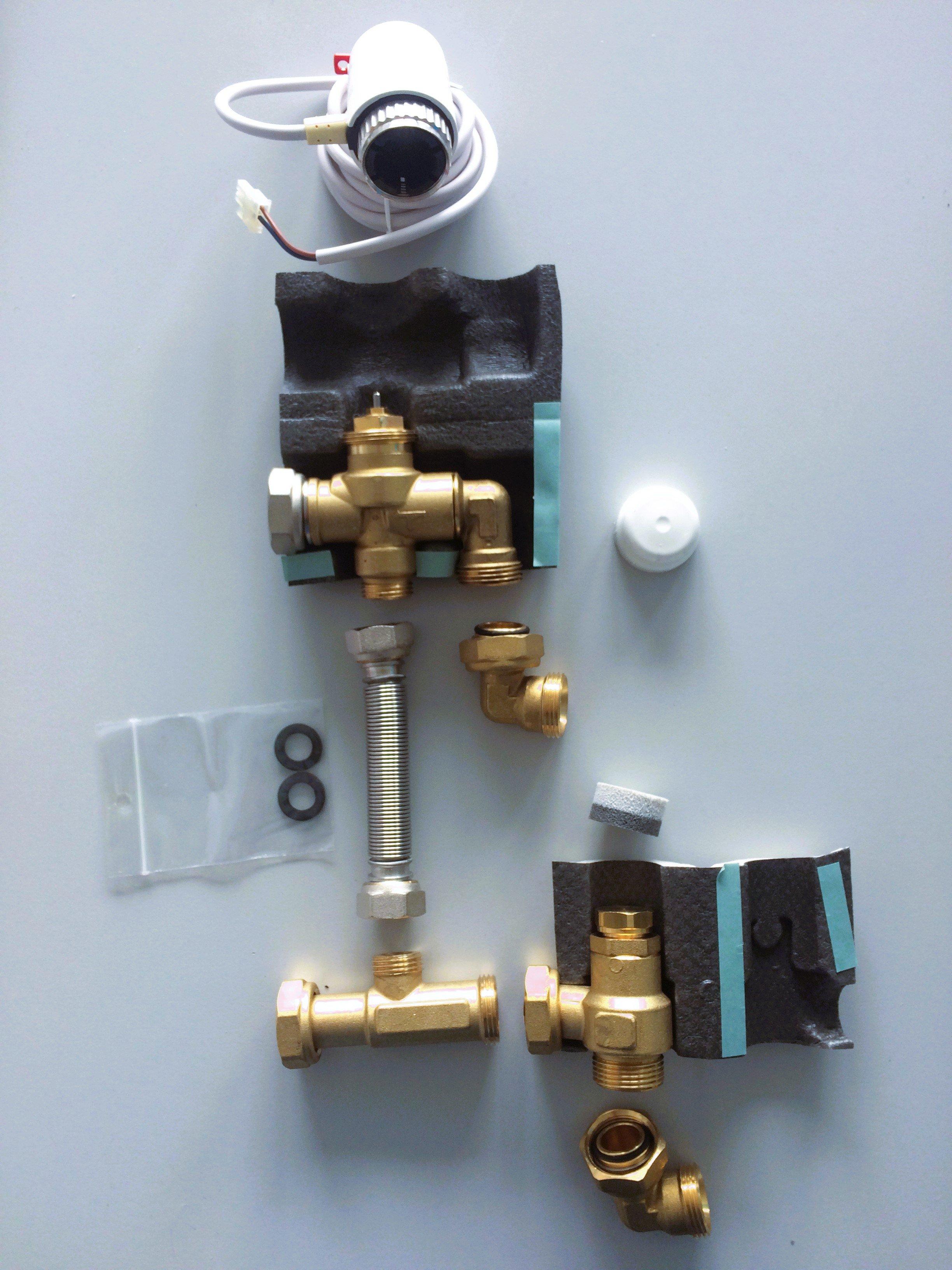 AirBlue GKSV22, 2-Wege-Ventilkit 230V (2-Leiter) mit einstellbarem Absperrventil und Isolierung, montiert, Anschluss Eurokonus