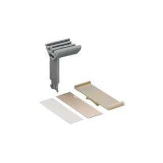 Gruppenschildträger mittiges oder seitliches Aufrasten 10 mm lichtgrau