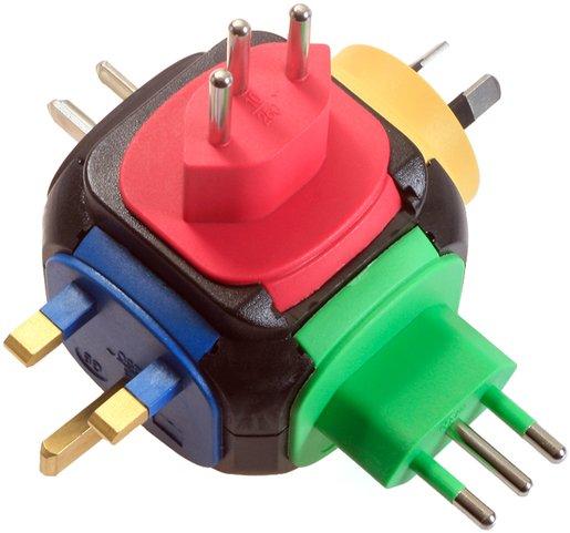 Welt Reisestecker mit 5 Ländermodulen im Reiseetui