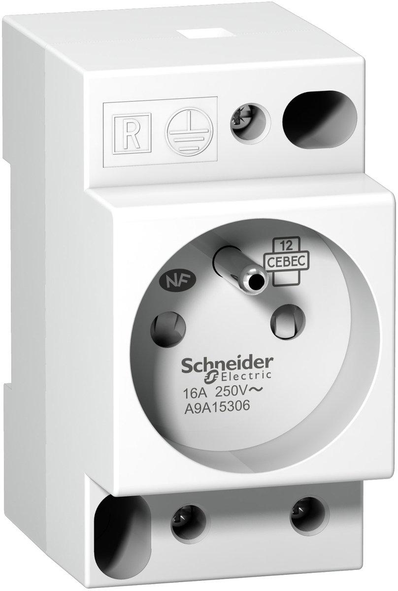 Steckdose iPC 2p+E 16A 250VAC NFC 15100 französische Ausführung