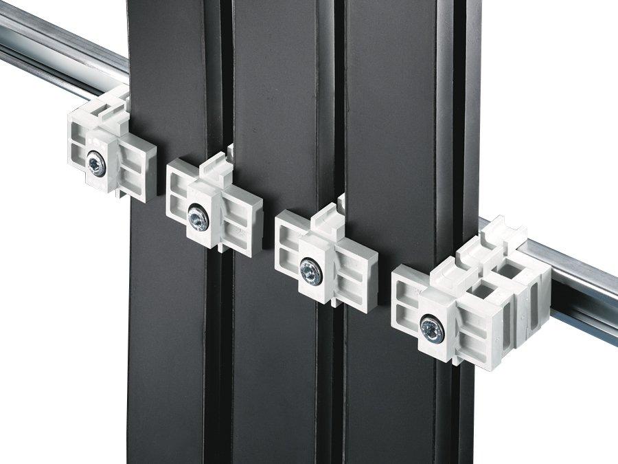 Universalhalter für lamellierte Kupferschienen 40x5 bis 100x10 mm