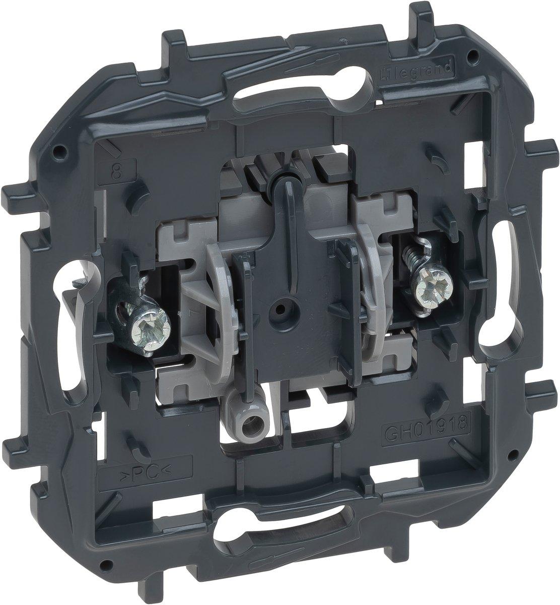 Niloe Step V4 Einsatz Wechselschalter 16Ax