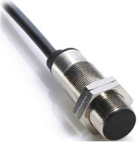 Induktiver Sensor KIB M18 10 - 36 V DC bündig sn 5 mm 2m Kabel