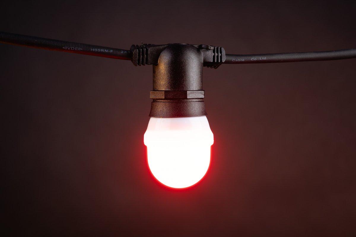 Golf Ball E27 rote LED matte PVC Kappe weißer Sockel 220-240V 1W