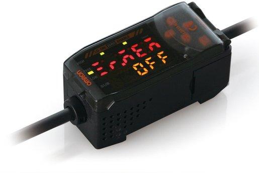 Smart Sensor - Verstärker inkl. Anzeige wählbarer Spannungs-/ Stromausgang PNP