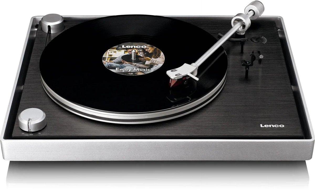 Audiophiler Plattenspieler mit Ortofon 2M RED Tonabnehmer